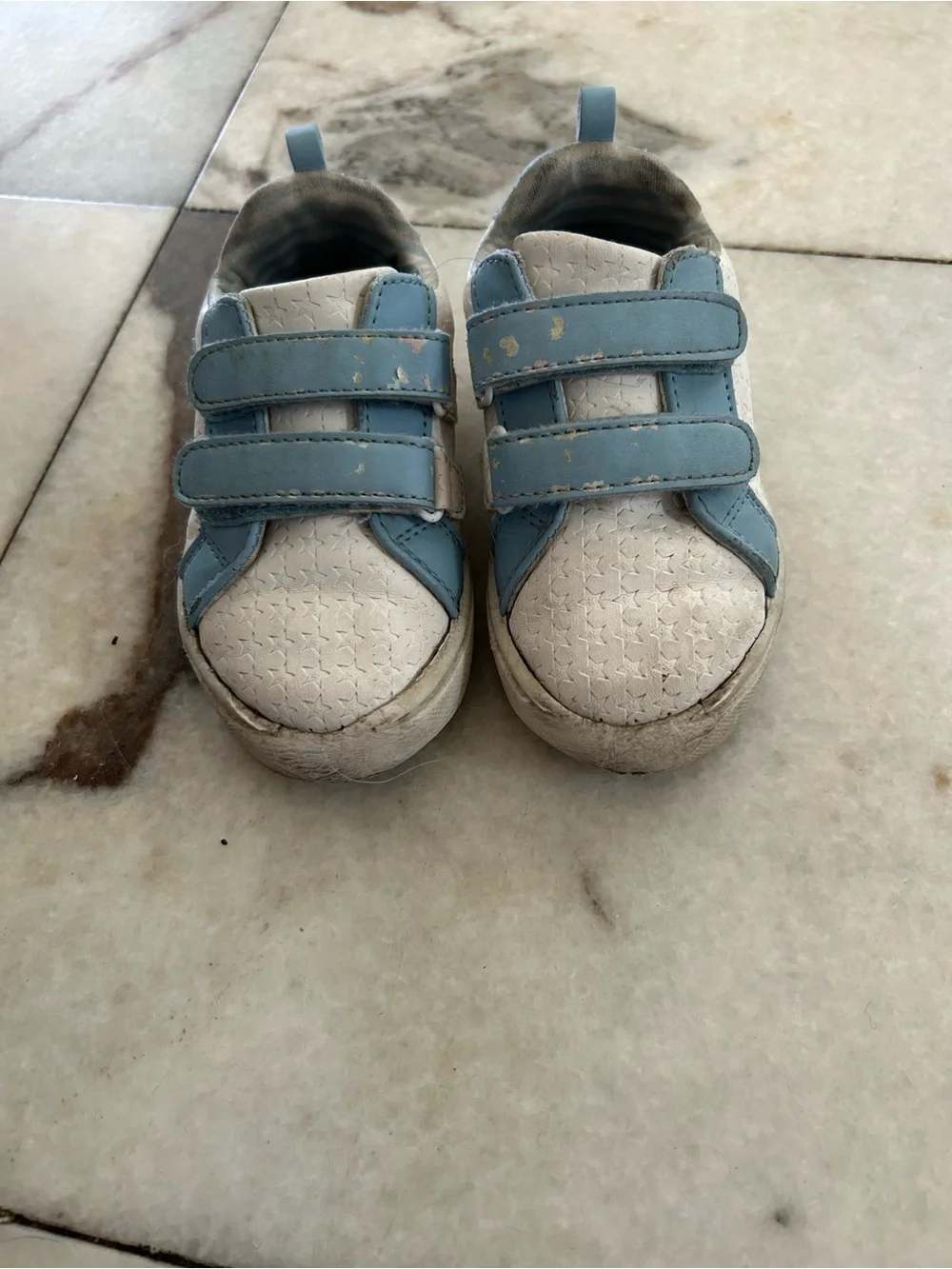 Kids White & Light Blue Star-Textured Sneakers with Bluey and Bingo